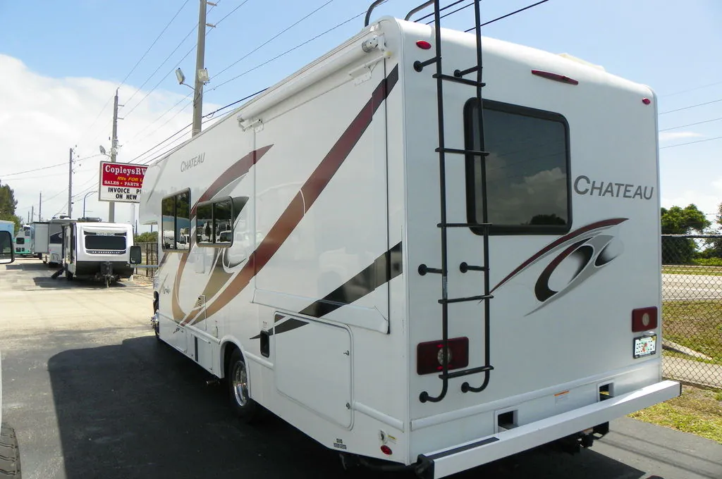 2021 Thor Motor Coach Chateau 26B - Photo 4