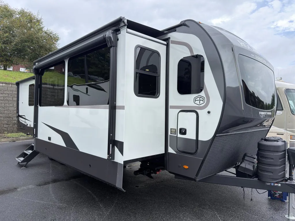 2027 Forest River Rockwood Signature 8391FK - Photo 2