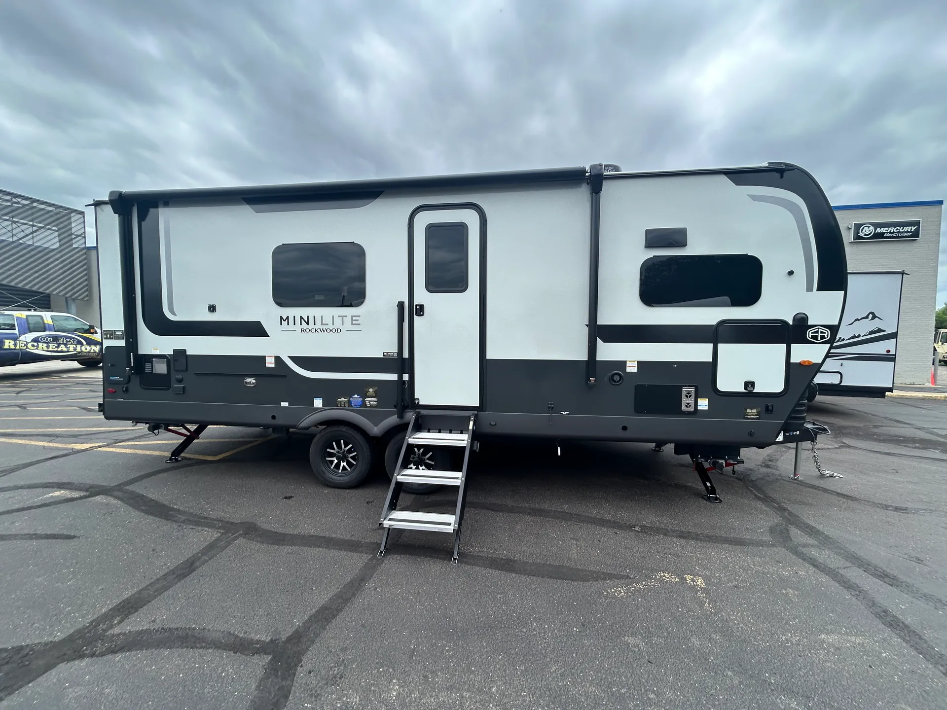 2027 ROCKWOOD LITE WEIGHT 2523MBR - Main photo