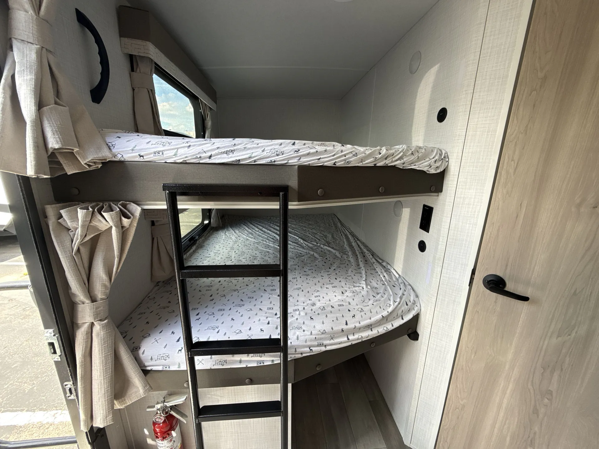 2024 Forest River Flagstaff Super Lite 27BHWS — living area main