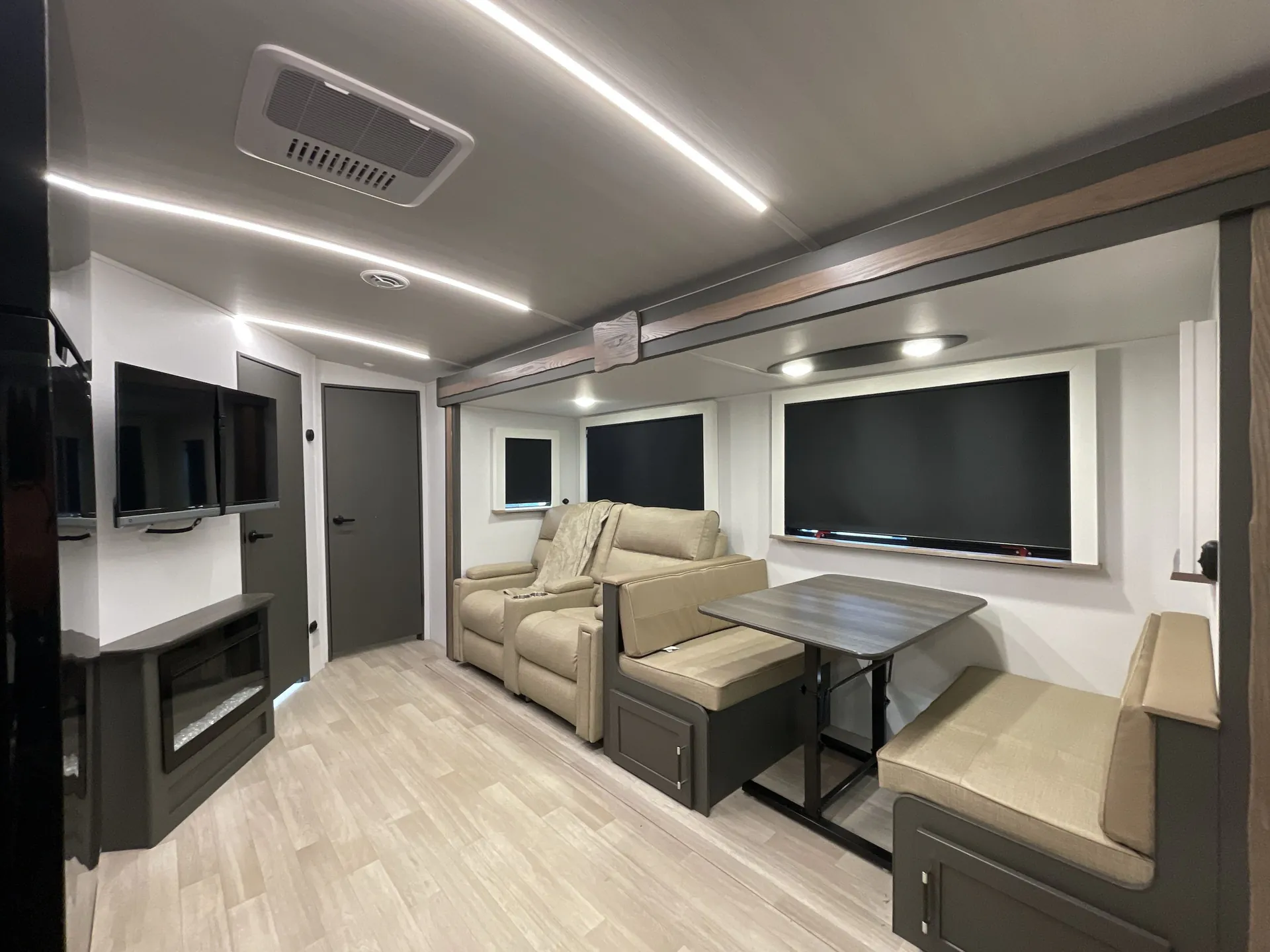 2025 Keystone Bullet East 265FKS — living area main