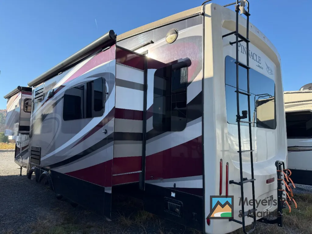 2017 Jayco Pinnacle 36FBTS, Photos photo 4