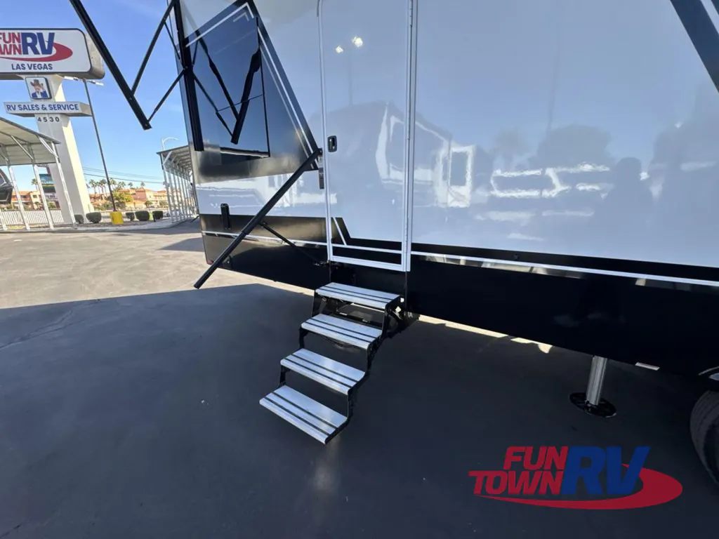2026 Brinkley Model G 4170, Photos photo 18