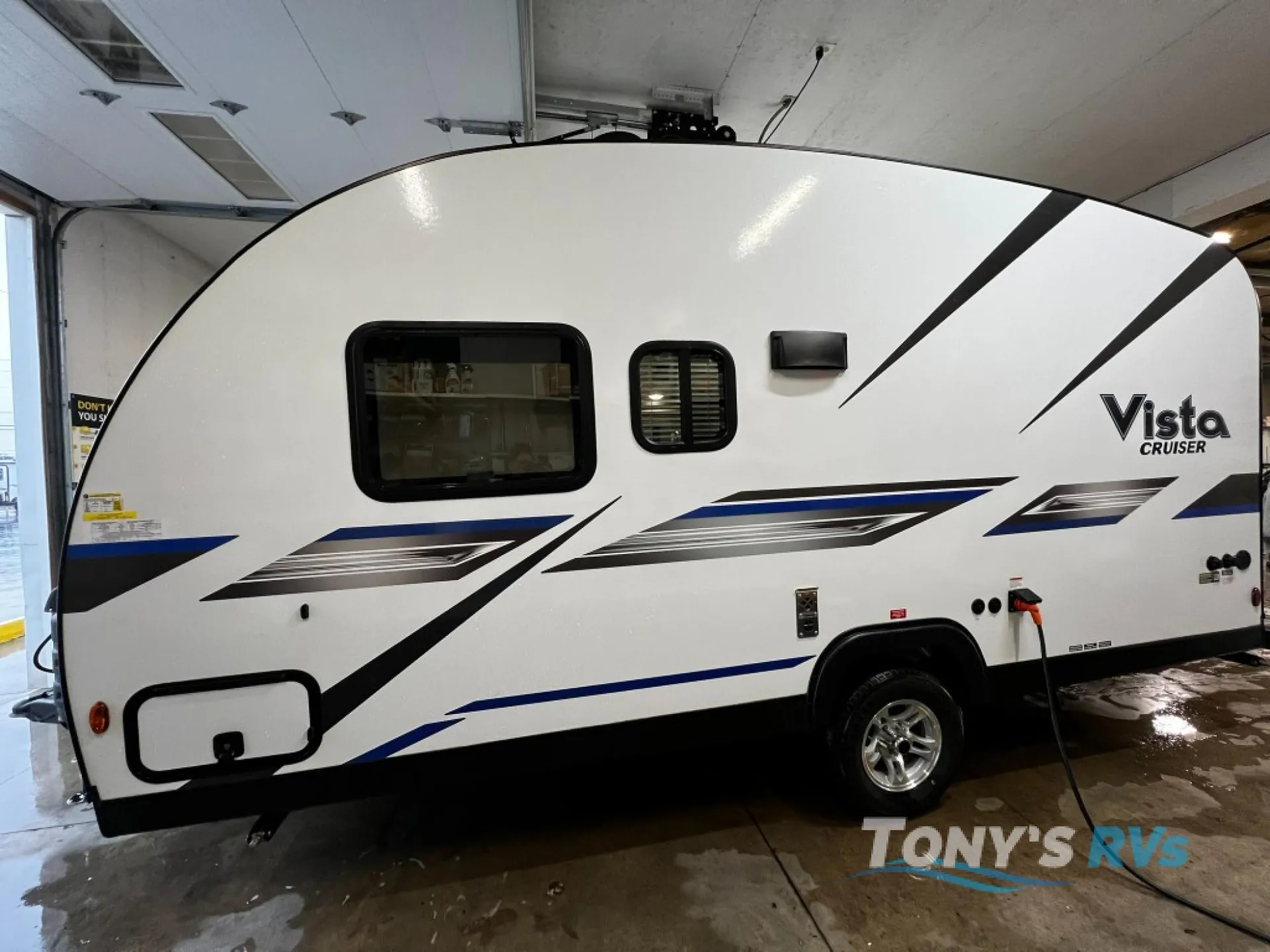 2025 Gulf Stream RV Vista Cruiser 17SCD - Photo 4