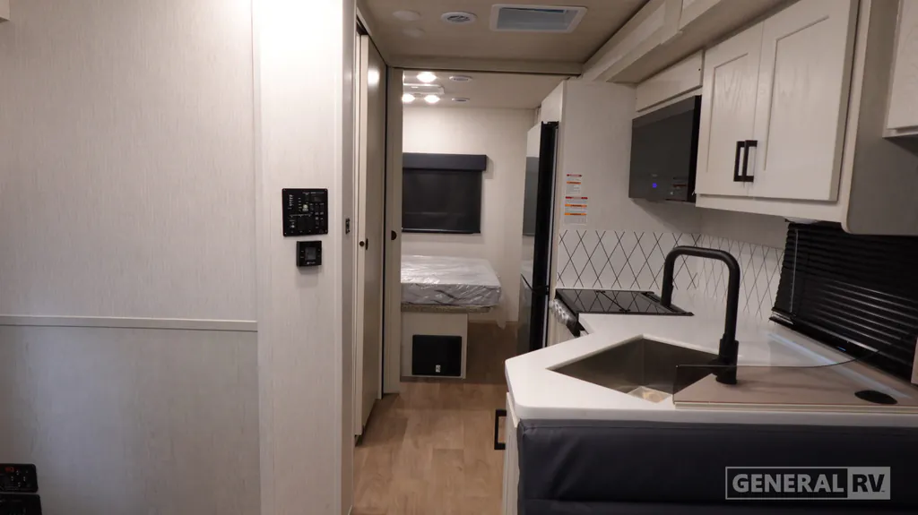 2027 Nexus Rebel Air 30R, Photos photo 2