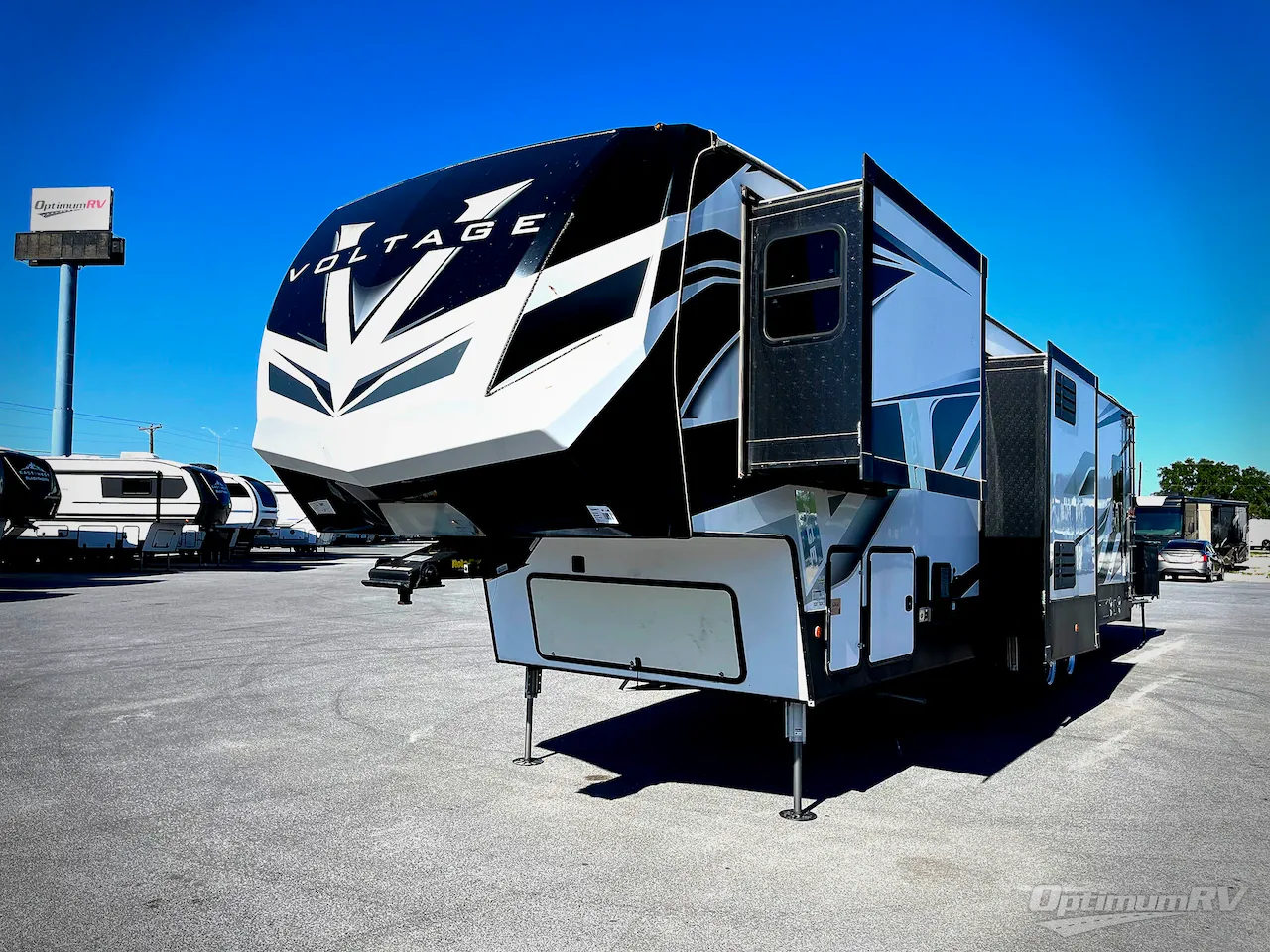 2021 Dutchmen Voltage 3845 dealer photo 2 from Optimum RV