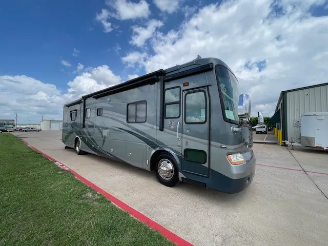 2007 Tiffin Motorhomes Phaeton Used    40 QDH - Main photo