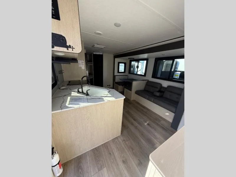 2026 Shasta RVs i-5 Edition 527BHS - Photo 4