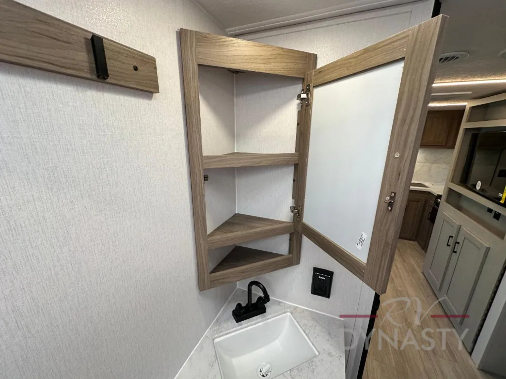 2025 Coachmen Freedom Express Ultra Lite 258BHS, Photos photo 36