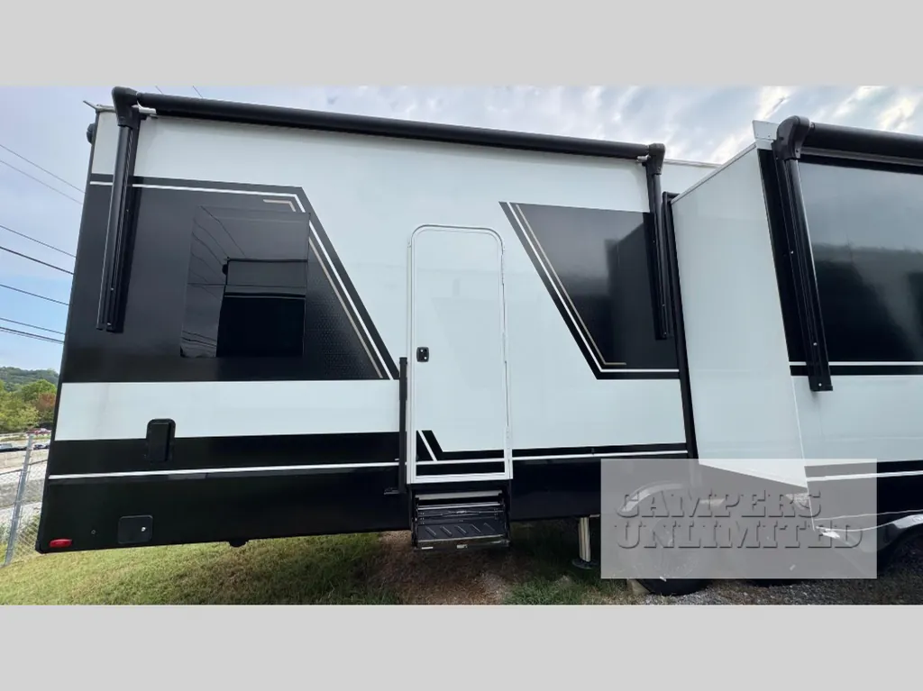 2026 Brinkley Model G 3970, Photos photo 6