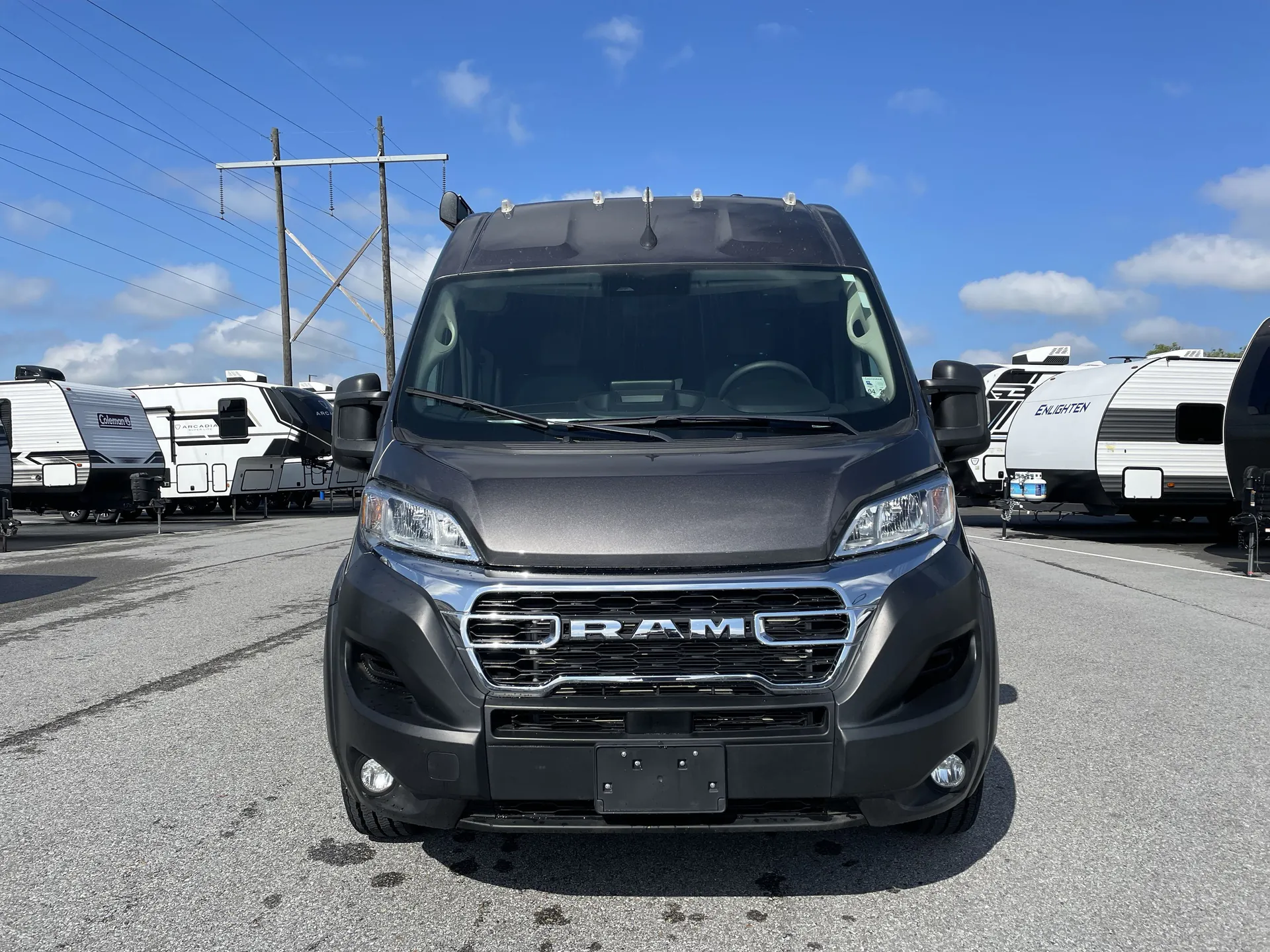 2024 Thor Motor Coach Twist 2LB — front