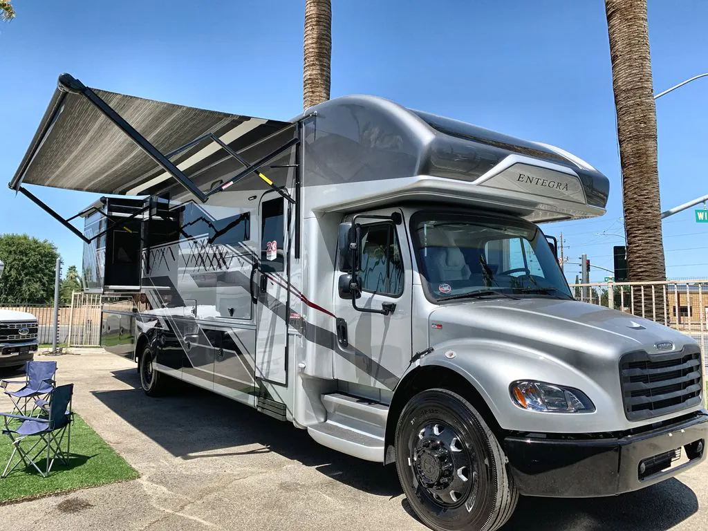 2026 Entegra Coach Accolade 37K