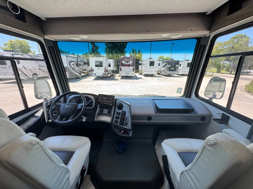 2024 Coachmen Pursuit 31BH, Photos photo 24