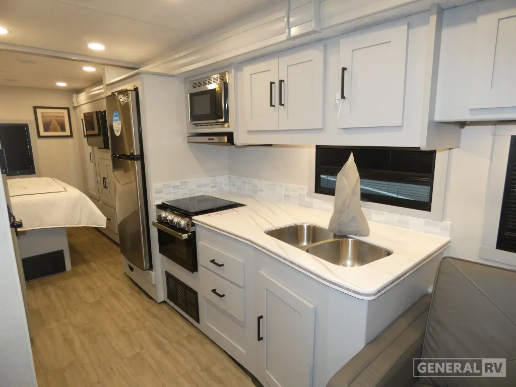 2026 Coachmen Pursuit 29SS - Photo 4