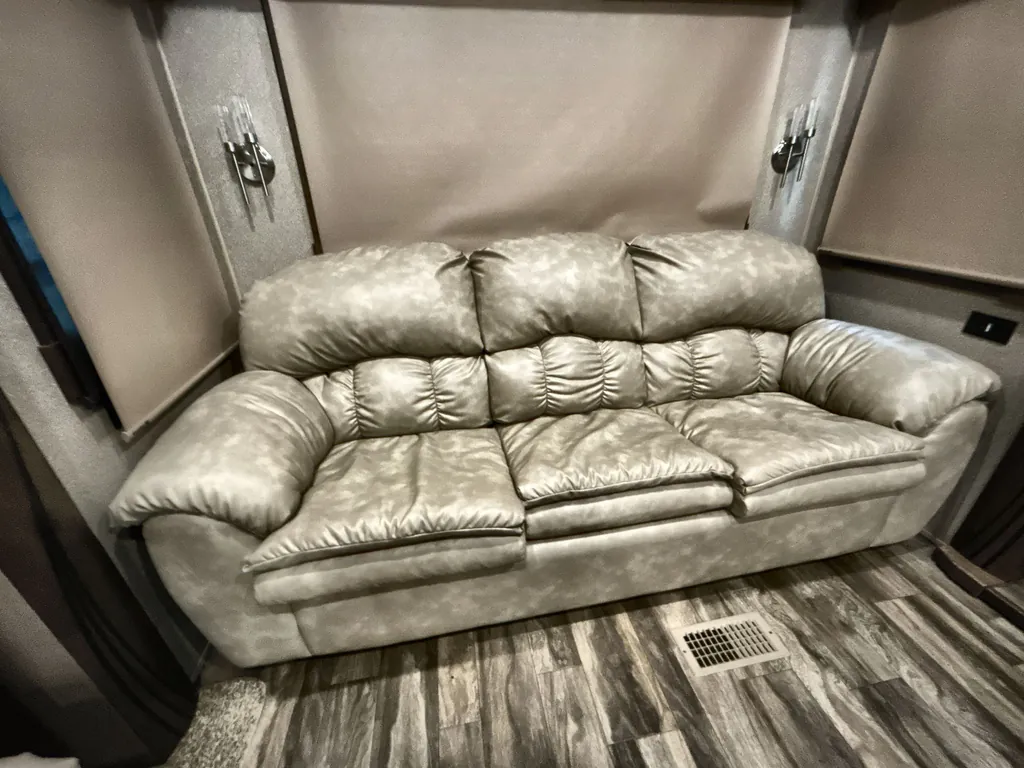 2019 Forest River Cedar Creek Champagne Edition 38EL, Photos photo 18
