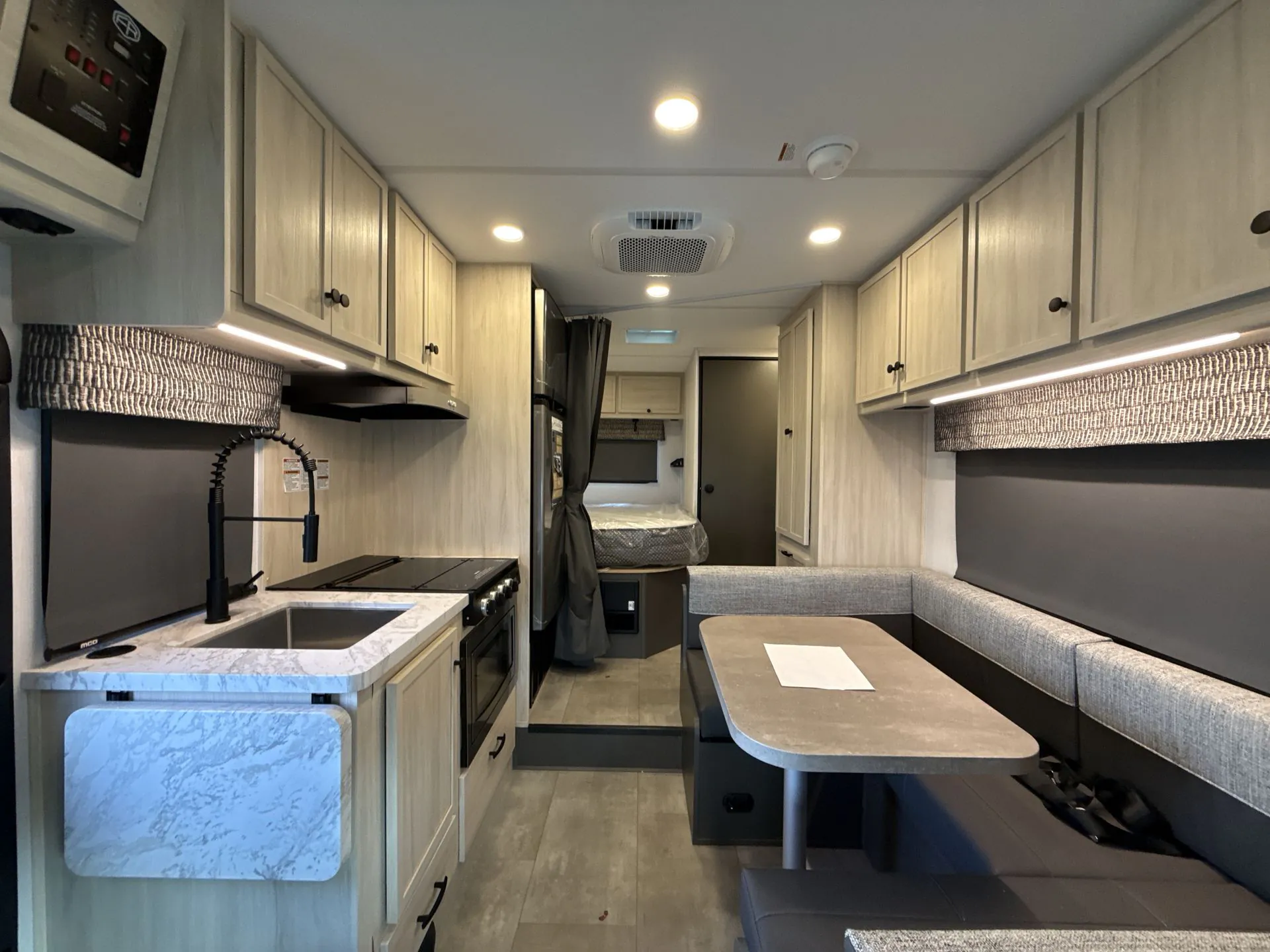 2027 Forest River Sunseeker LE 2350LE — Photo 7