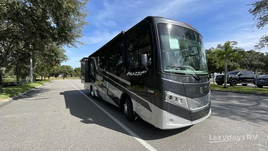 2026 Thor Motor Coach Palazzo GT 33.6 - Photo 2