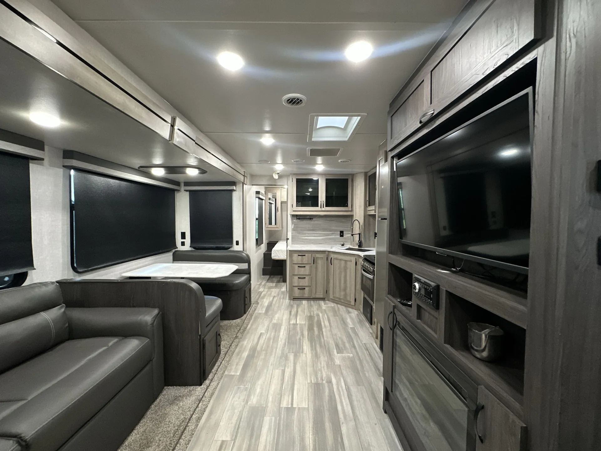 2021 Winnebago Voyage 3033BH - Photo 3