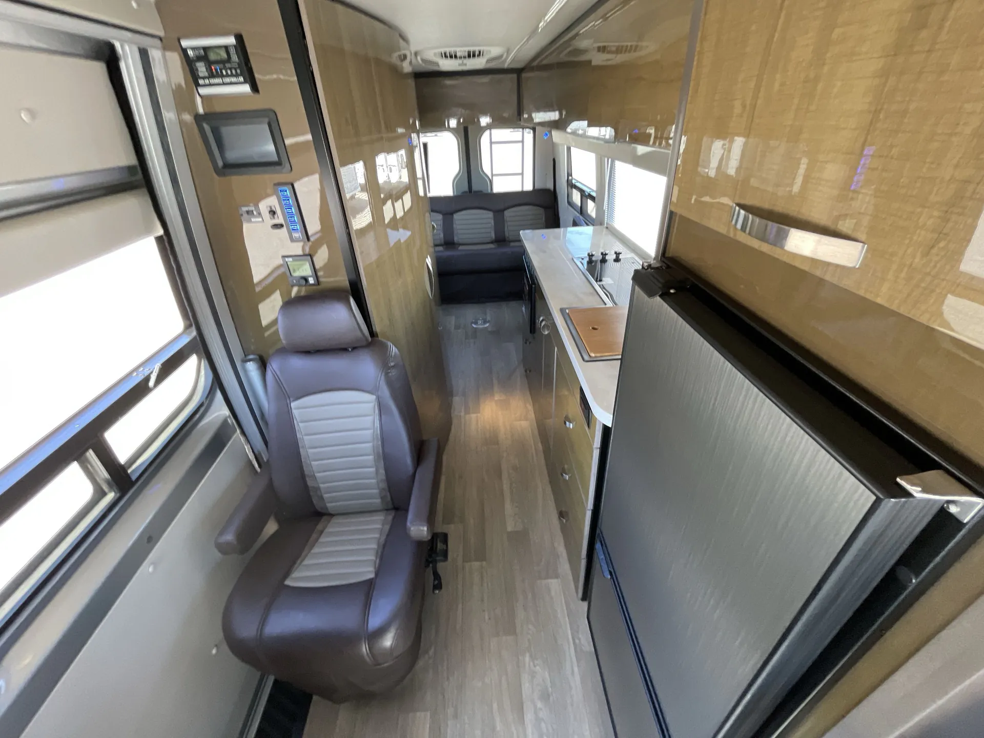 2019 Winnebago Era 70B — living area main