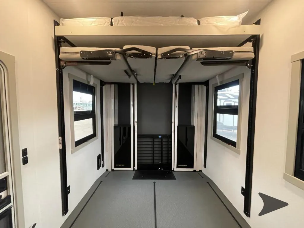 2026 Brinkley Model G 3950, Photos photo 47