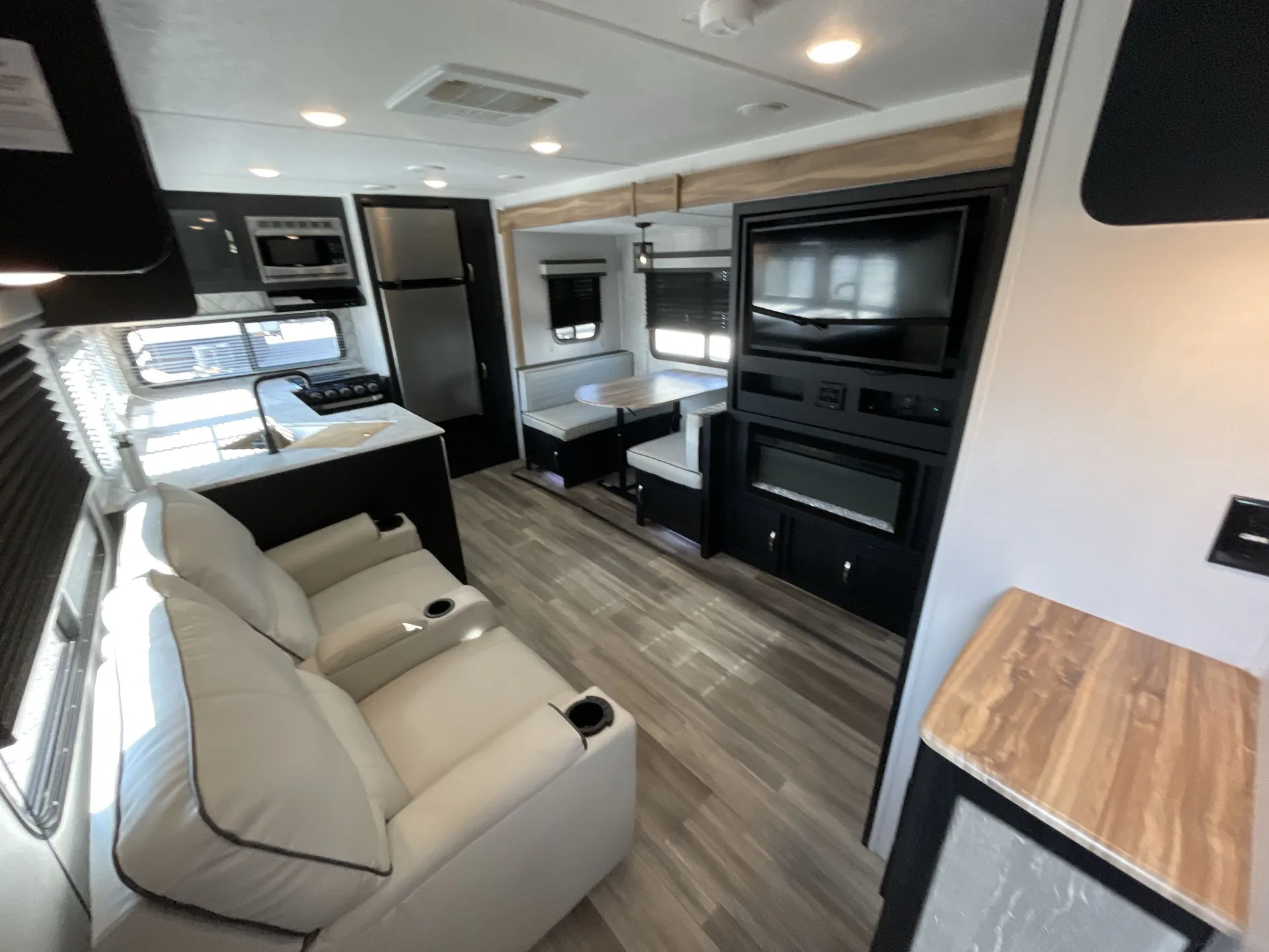 2023 Coachmen Freedom Express Ultra Lite 274RKS - Photo 3