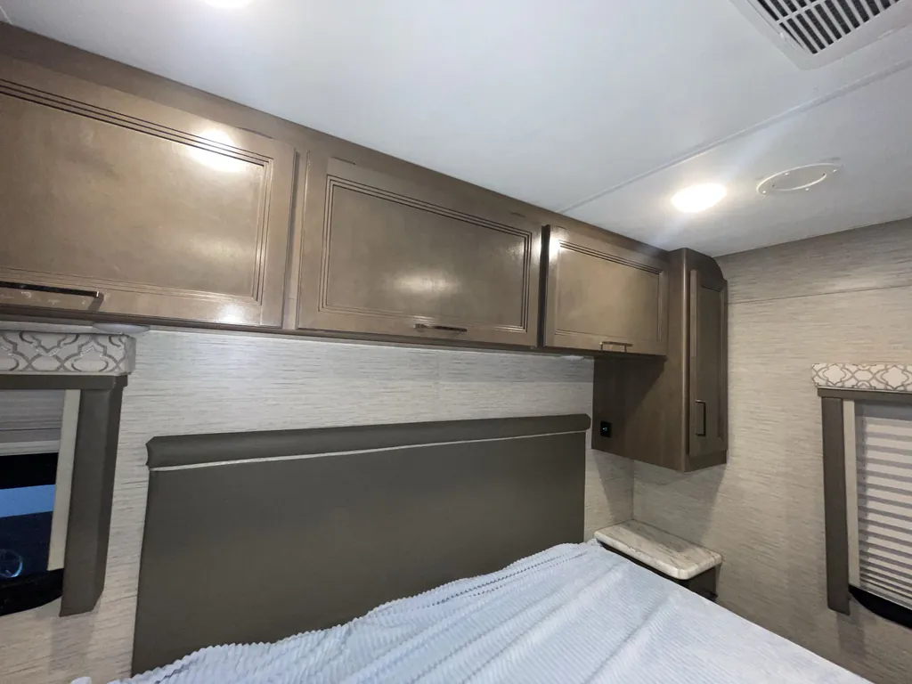 2022 Thor Motor Coach Freedom Traveler A32, Photos photo 28