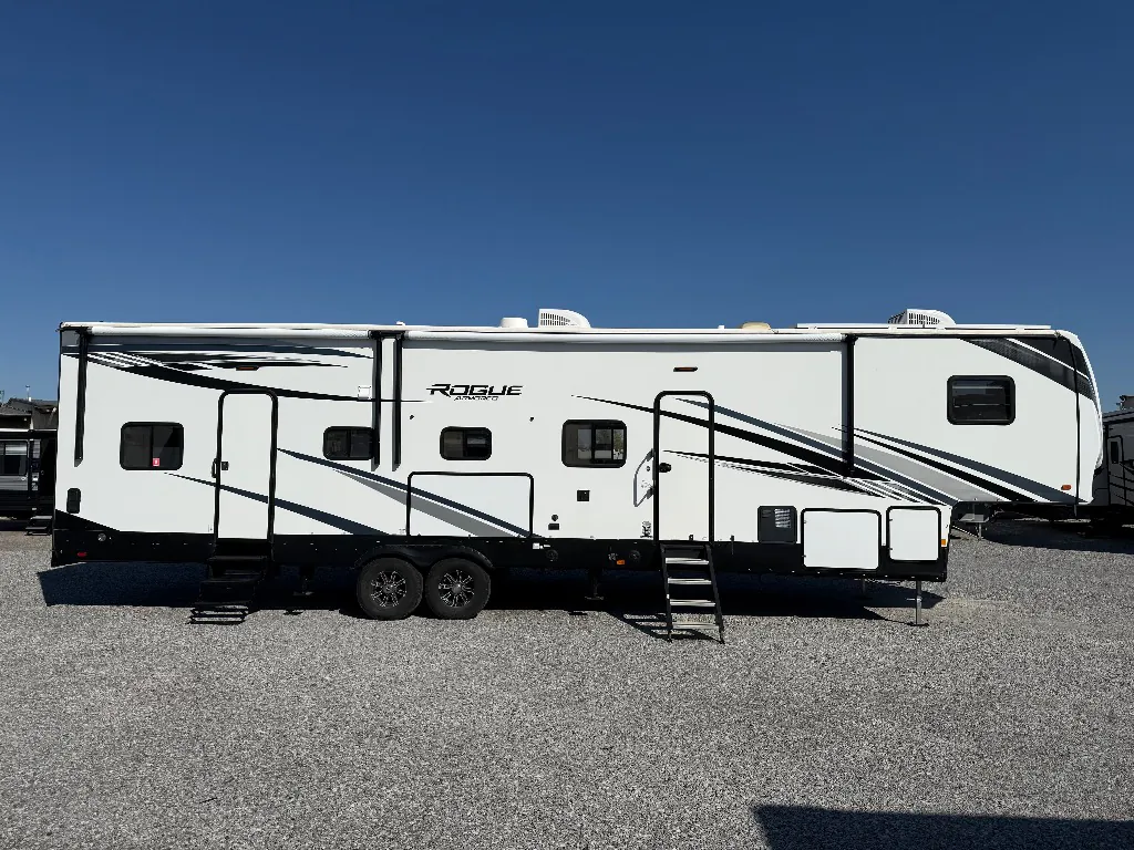 2020 Forest River Vengeance Rogue Armored 371 - Photo 3
