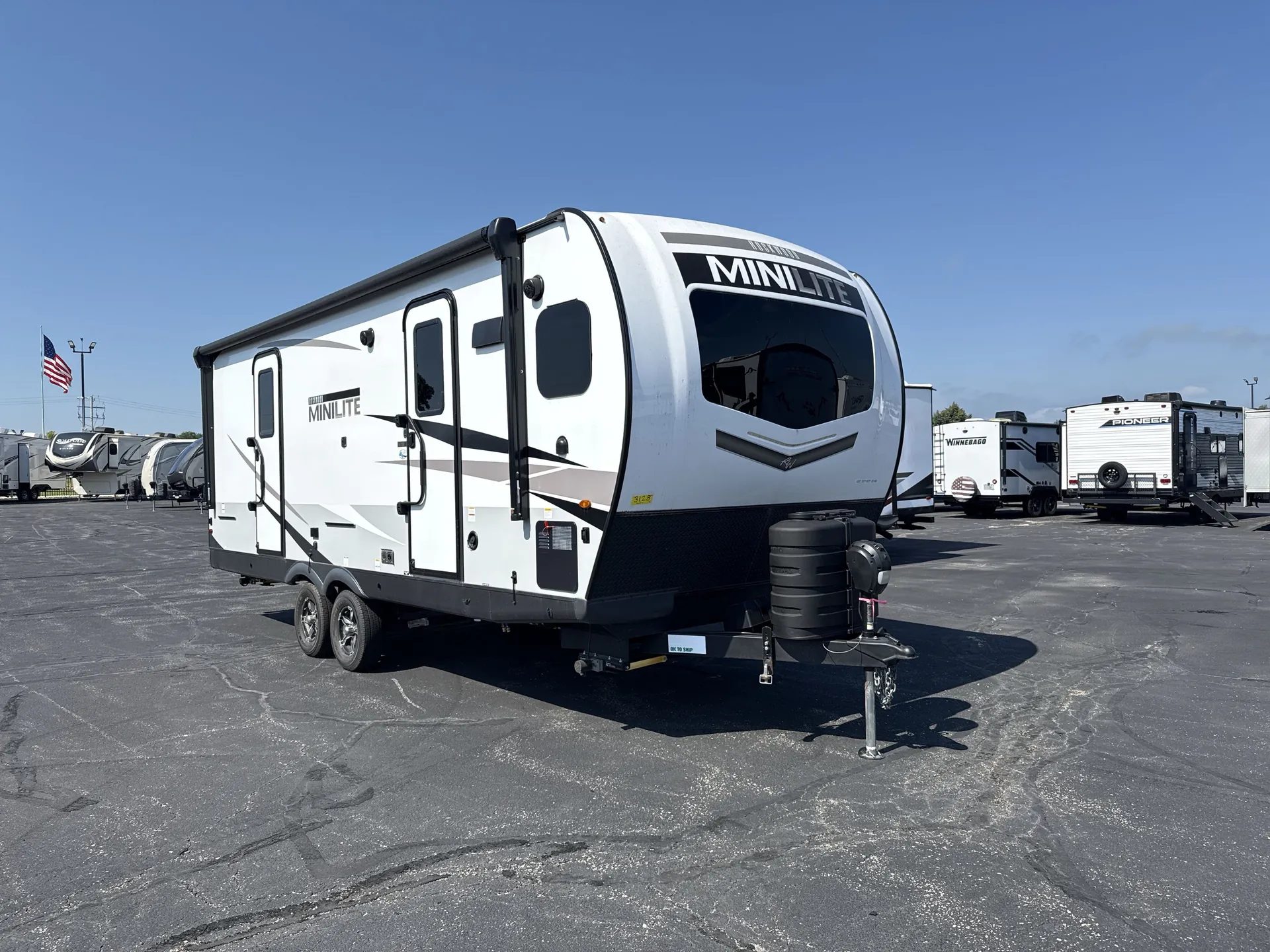 2023 Forest River Rockwood Mini Lite 2516S - Photo 2