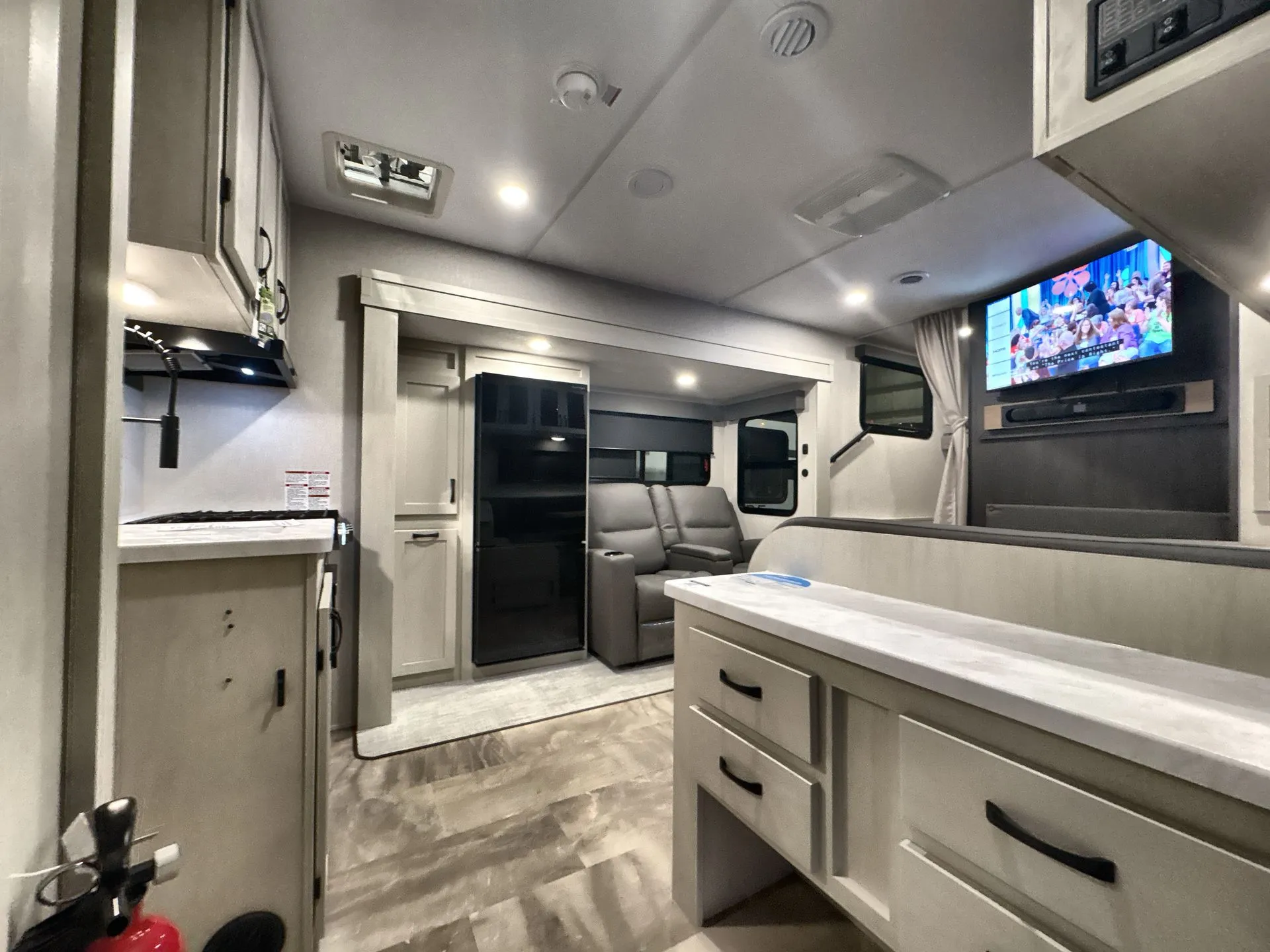 2026 Coachmen Chaparral Lite 218SE - Photo 3