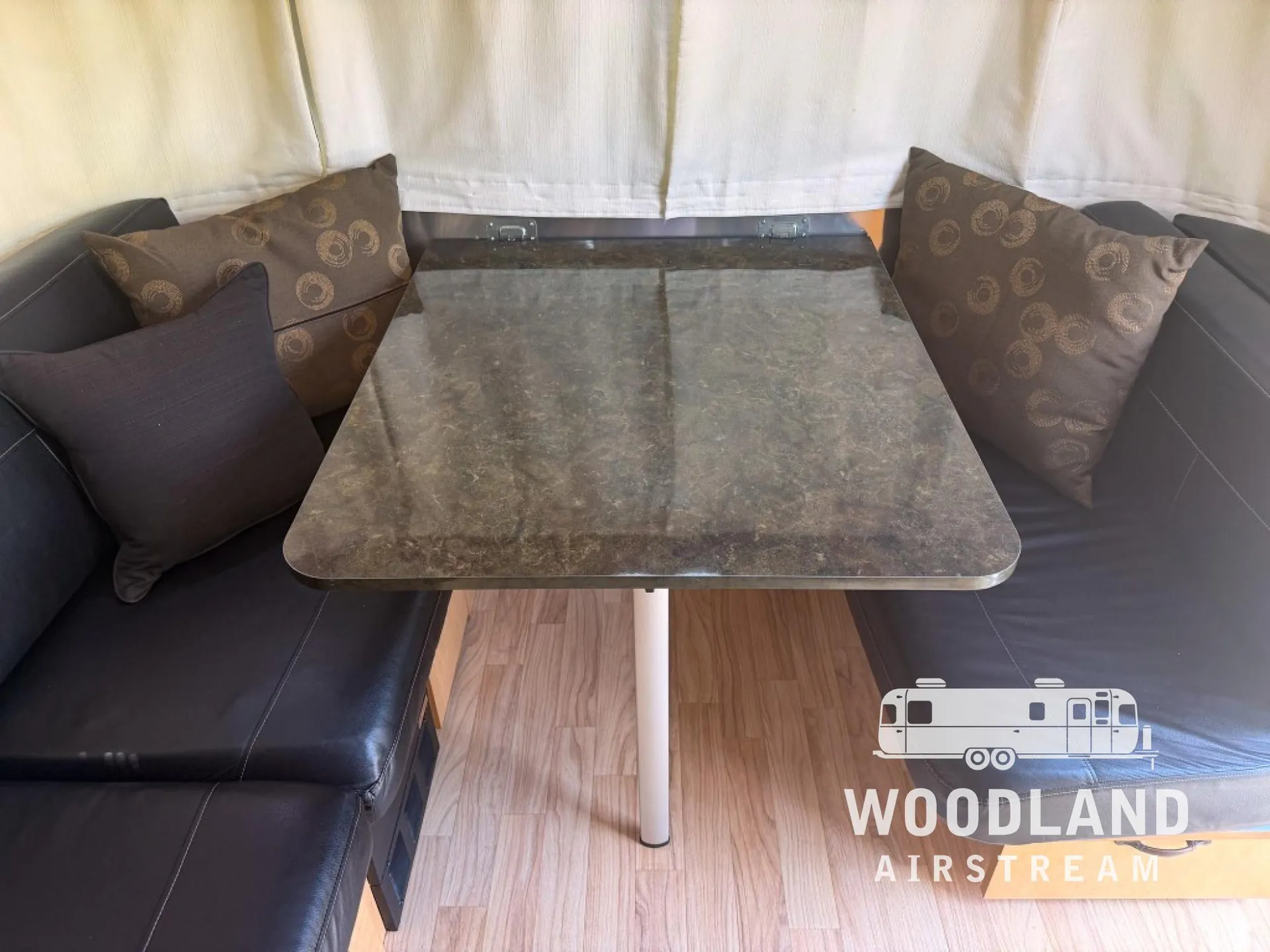 2015 Airstream Flying Cloud 25RB - Photo 4