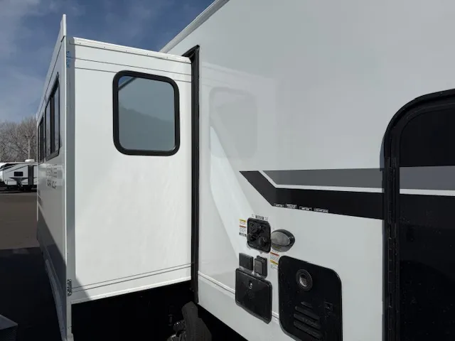 2026 Forest River Cherokee Alpha Wolf 29TB, Photos photo 7