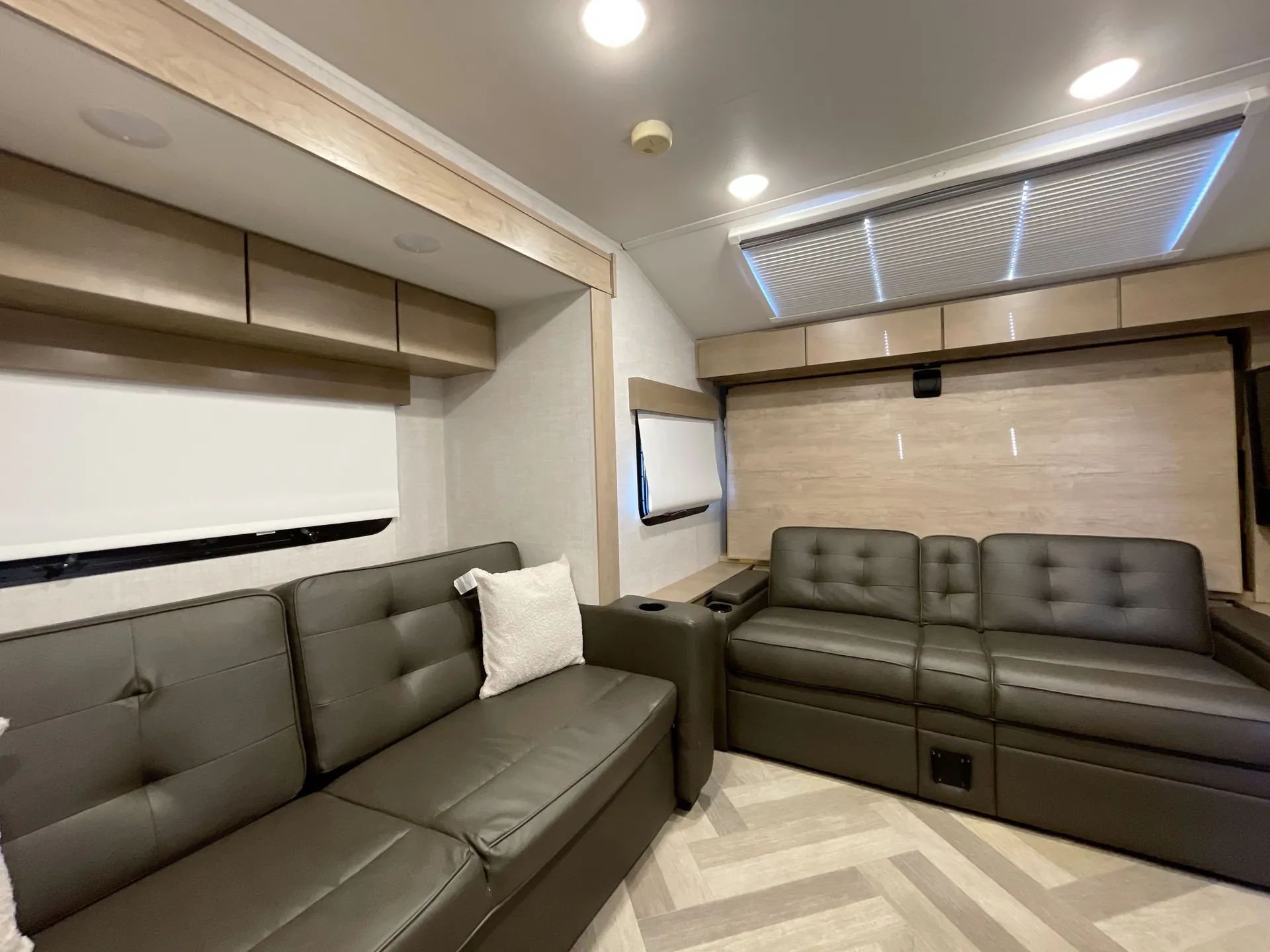 2022 Ember RV Overland 191MSL — living area main