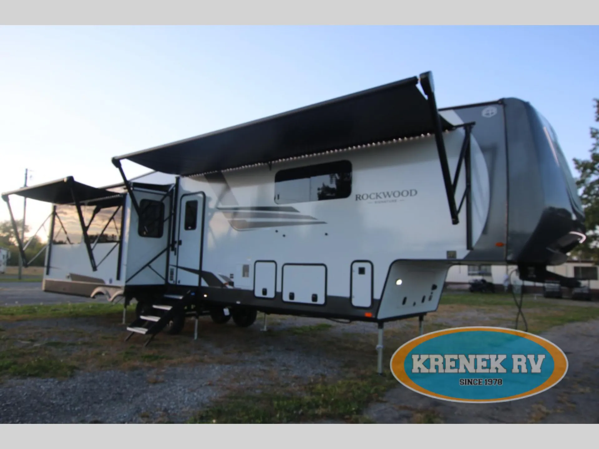 2026 Forest River Rockwood Signature 401SFB - Photo 2