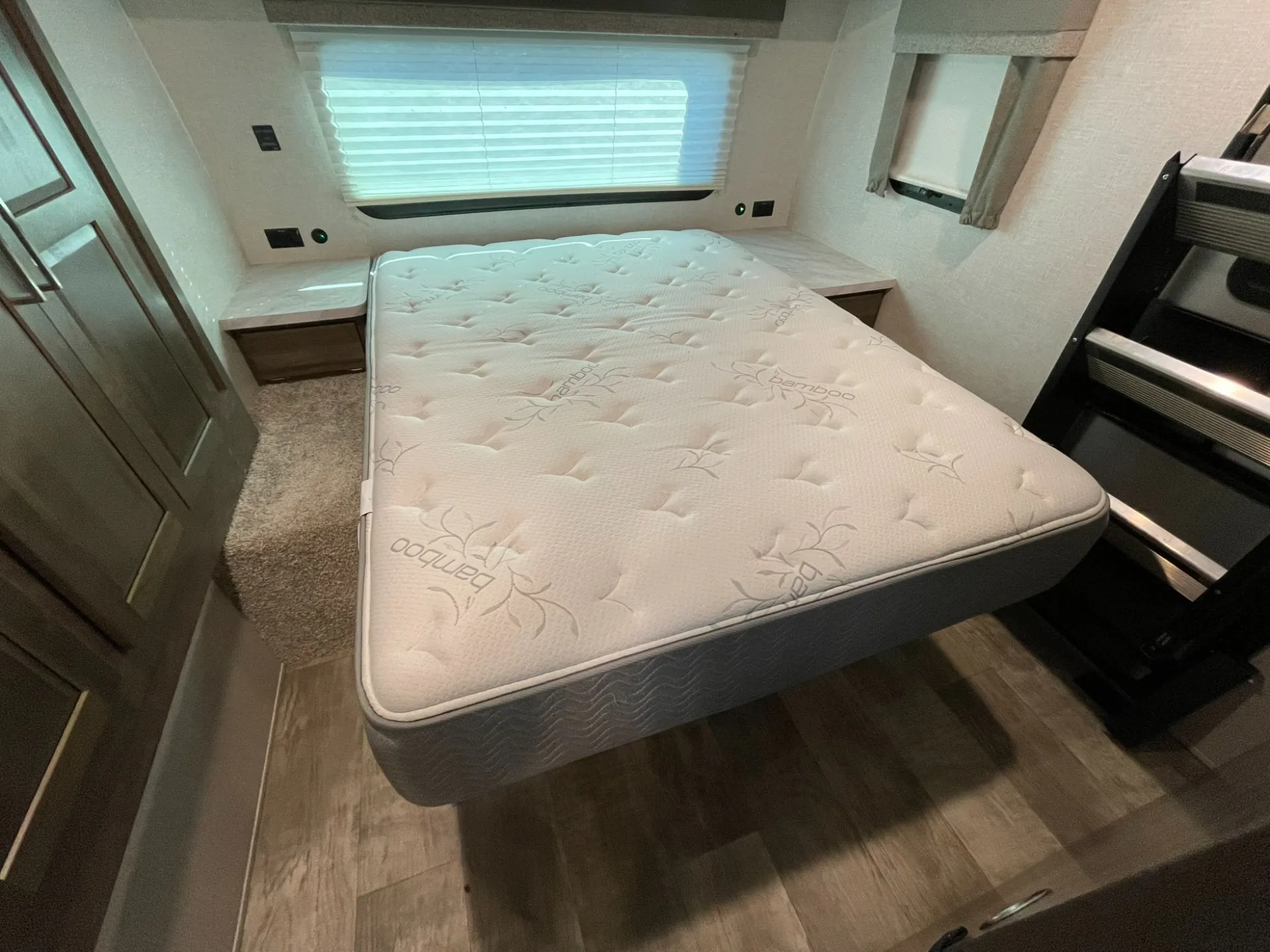2023 Forest River Flagstaff Super Lite 27BHWS - Photo 4