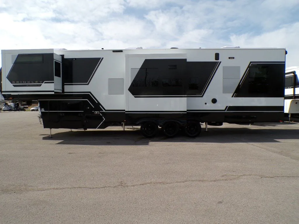 2026 Brinkley Model G 3520, Photos photo 5