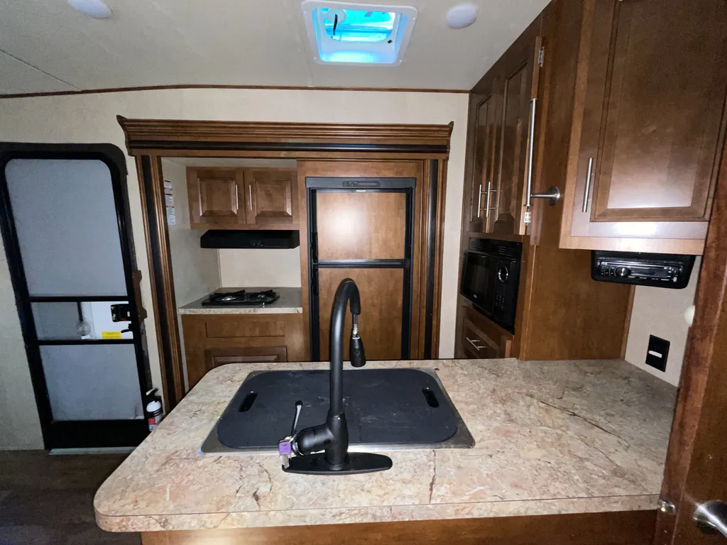 2016 Forest River XLR Hyperlite 30HDS, Photos photo 8