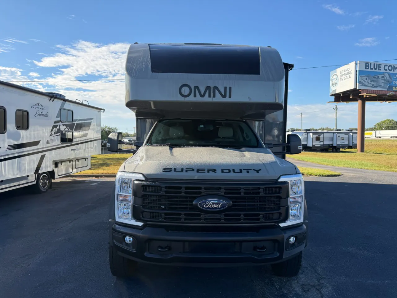 2027 Thor Motor Coach Magnitude Grand Z30 - Photo 3