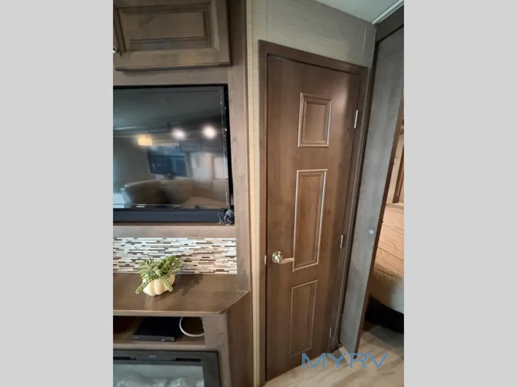 2019 Entegra Coach Emblem 36U, Photos photo 34
