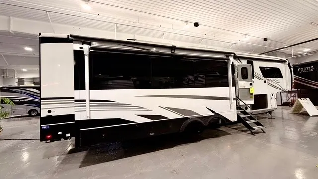2026 Jayco North Point 381CKRE - Photo 4