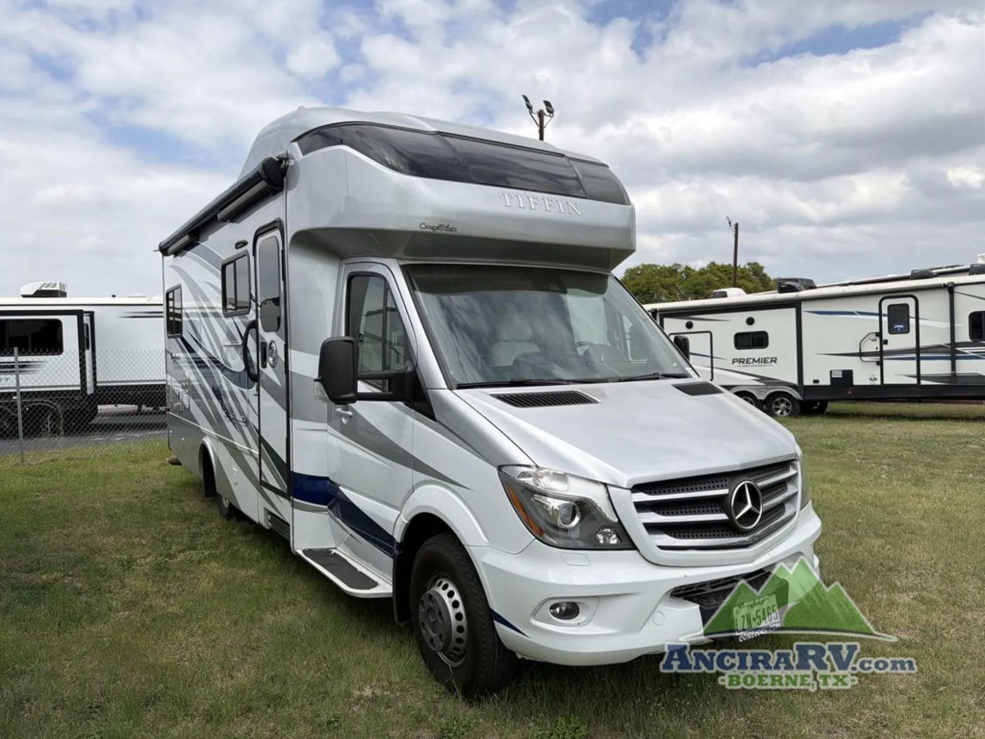 2018 Tiffin Wayfarer 24 TW - Photo 2