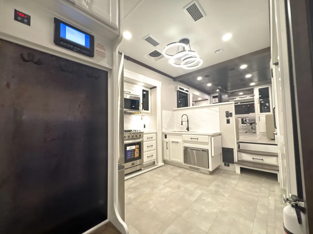 2025 Forest River RiverStone 425FO, Photos photo 4