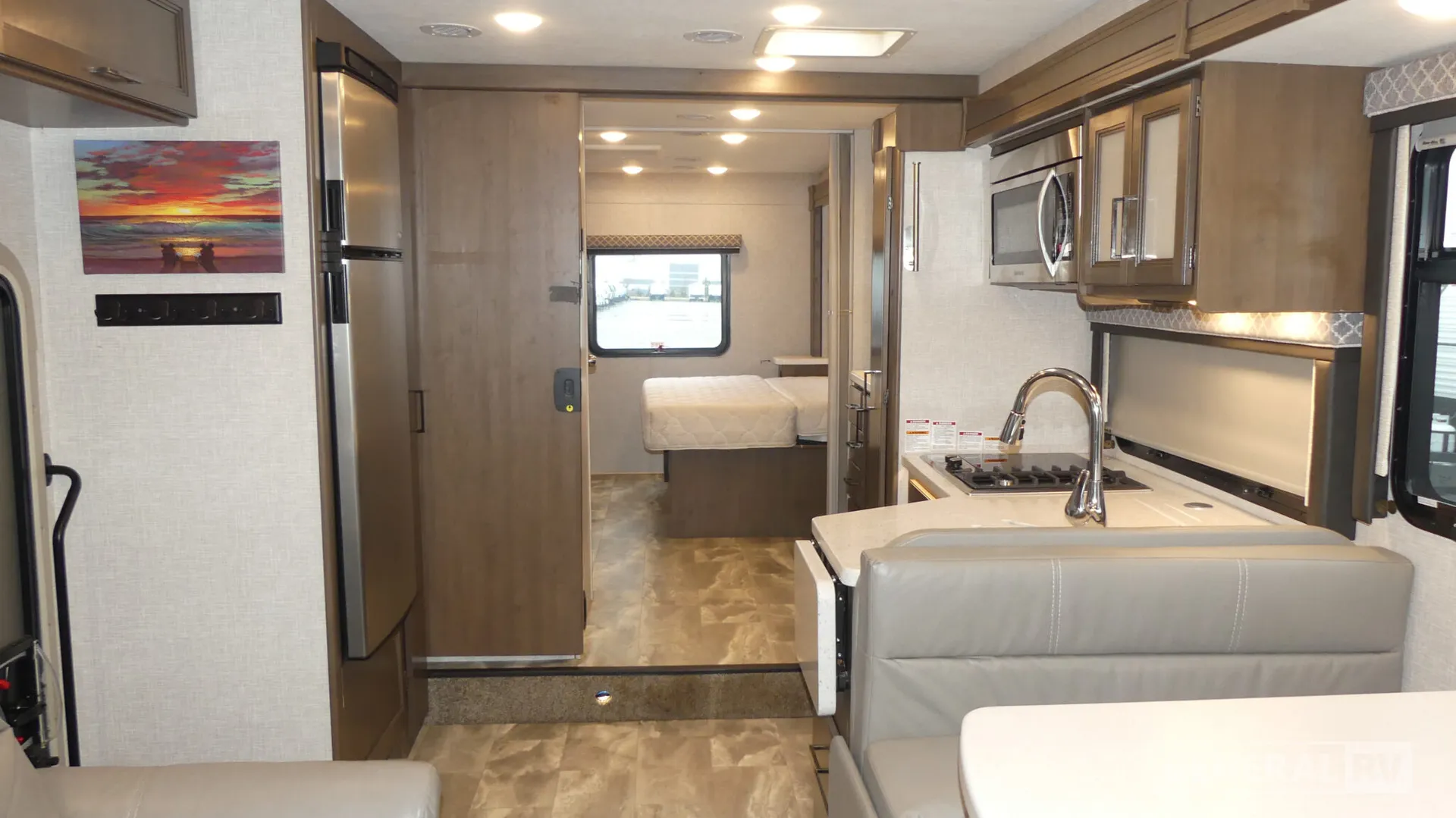 2022 Thor Motor Coach Quantum JM31 - Photo 3