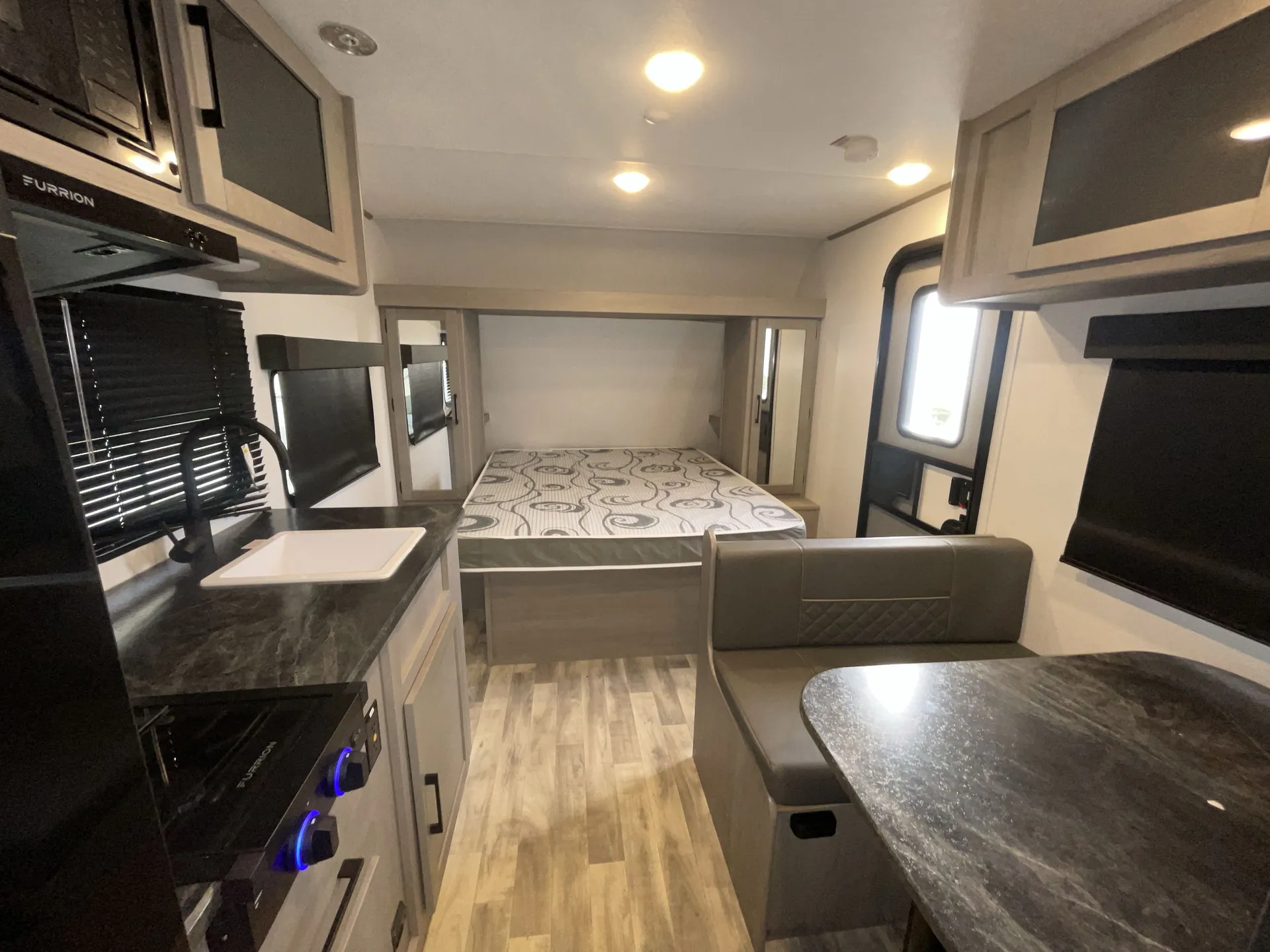 2024 Dutchmen Kodiak SE 17SRB — living area main