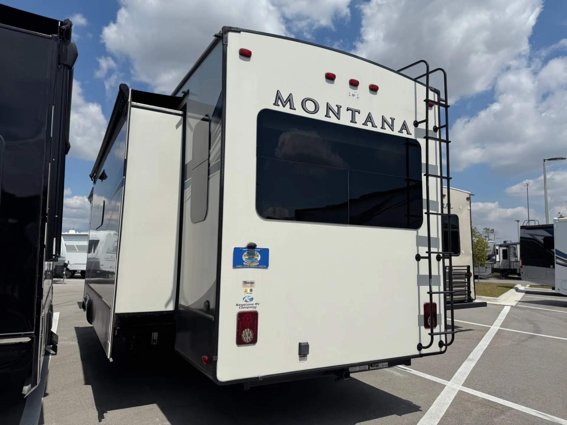 2021 Keystone Montana 3781RL - Photo 4