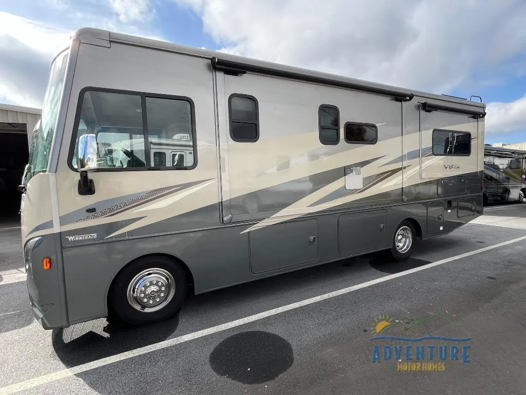 2021 Winnebago Vista 27P - Photo 2