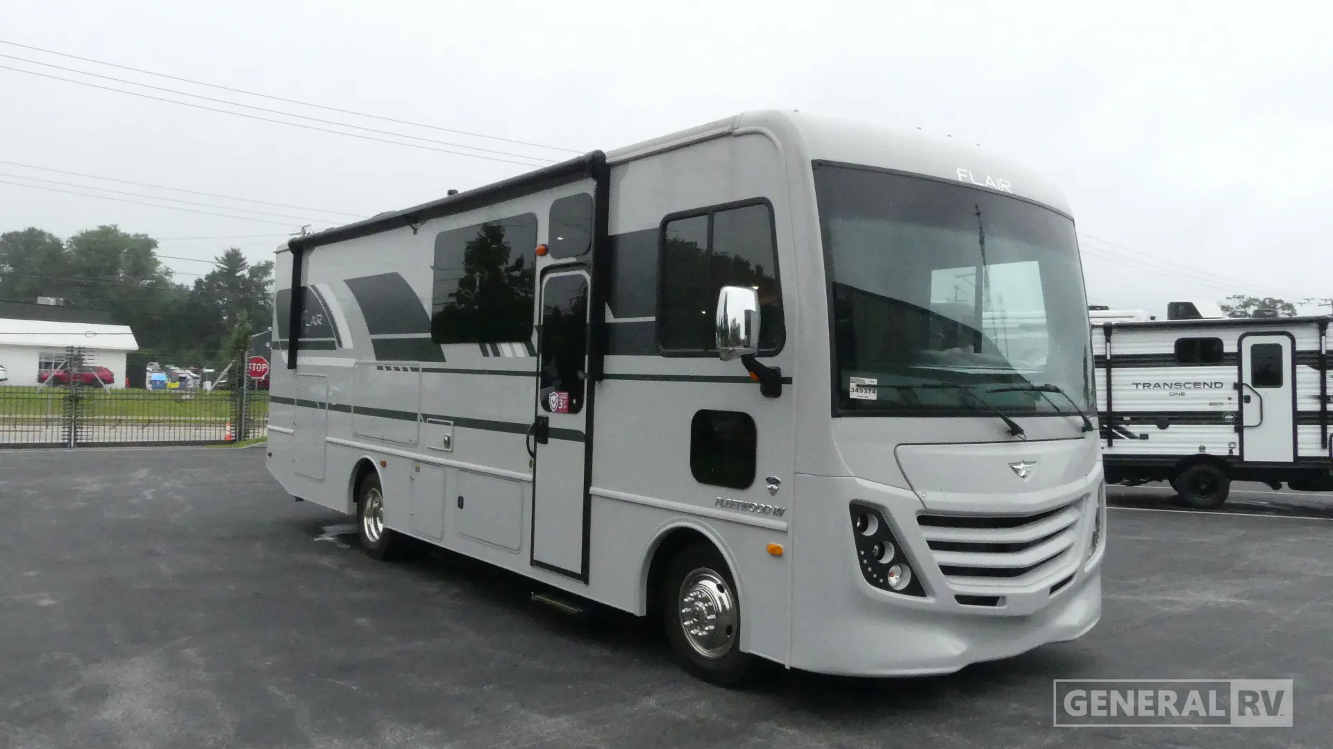 2026 Fleetwood Flair 29M - Photo 2