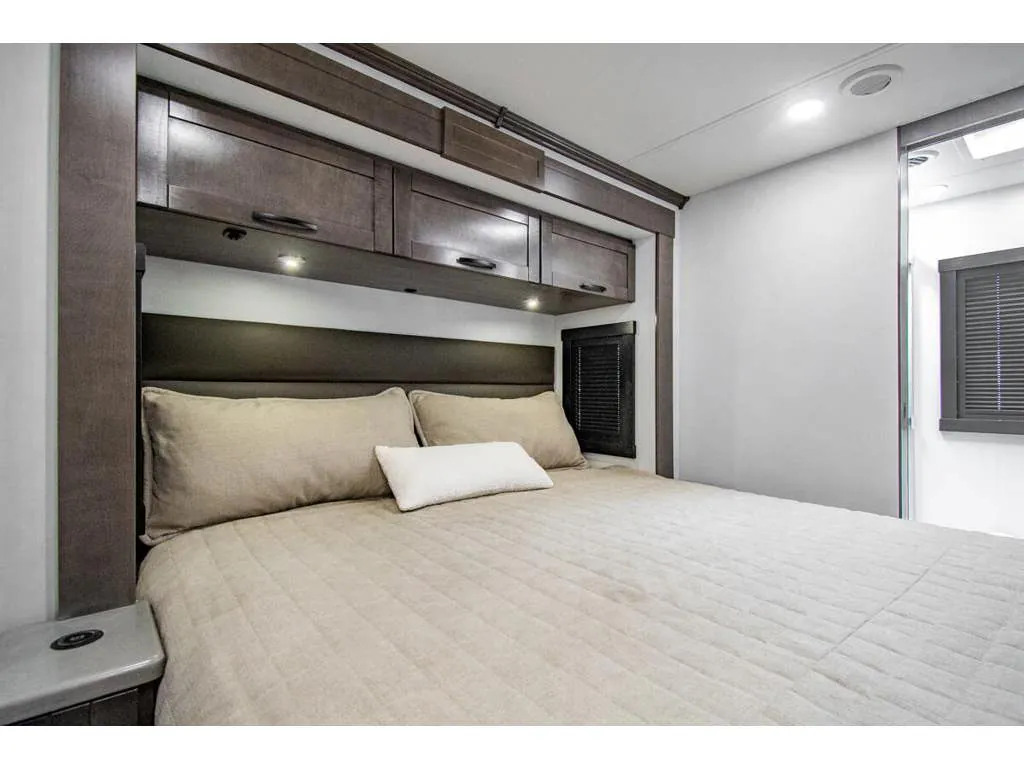 2026 Entegra Coach Accolade 37K, Photos photo 31