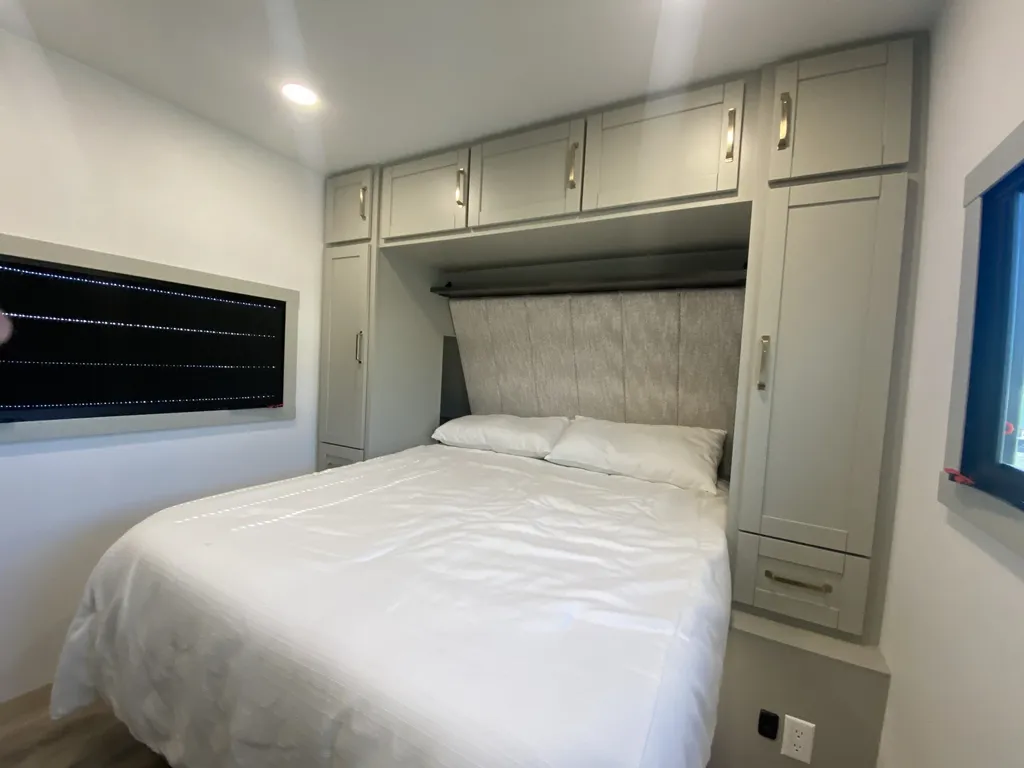 2026 Brinkley Model Z 297, Photos photo 29