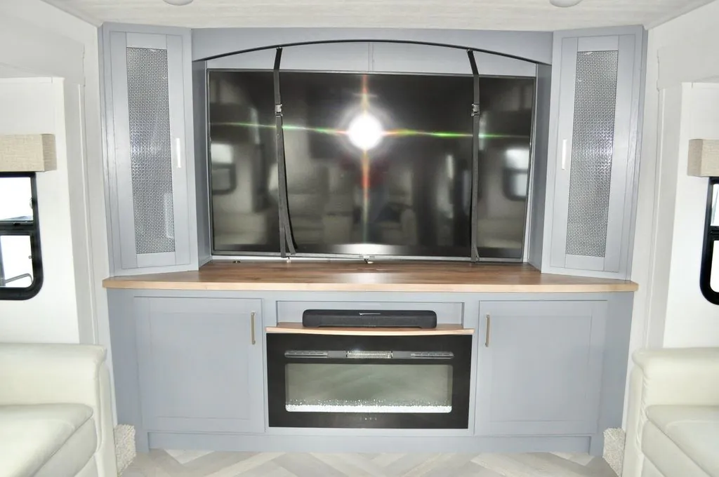 2025 Prime Time Crusader 375FLS, Photos photo 26