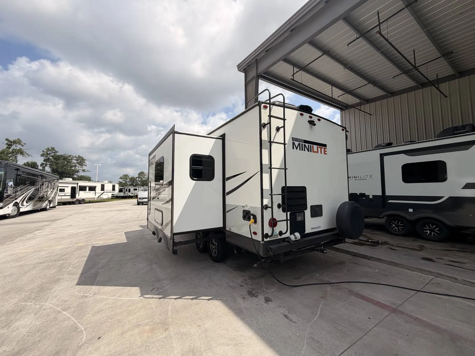 2021 Forest River Rockwood Mini Lite 2104S - Photo 3
